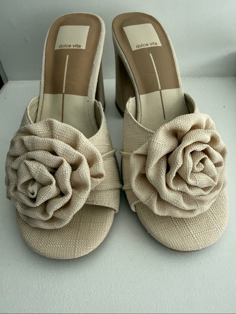 Dolce Vita Bienna Floral Rosette Slide Mules Sandal 7 NEW With Tags Beige
